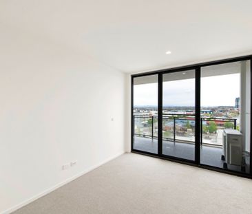 Uptown Living - Photo 4