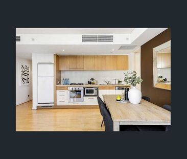 Superb Executive Living - Photo 2