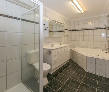 Spacious Four Bedroom Family Home in Fantastic Location - Photo 6