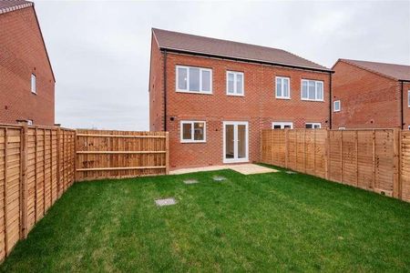 Hunts Grove, Hardwick, Gloucester, GL2 - Photo 4