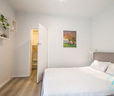 Top Floor Studio For Rent in West Perth – Fully Furnished & Equipped - Photo 2