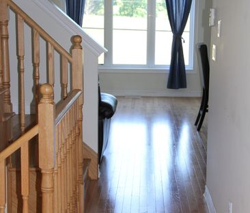 For Lease - 20 Blackpool Lane, East Gwillimbury, Ontario - Photo 4