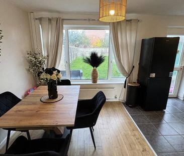 3 bedroom semi-detached house to rent - Photo 6