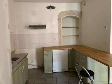 Location Appartement 3 pièces 77m² LES VANS 07140 - Photo 3