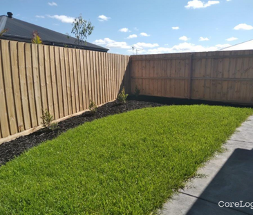 Close proximity to parklands, schools and shopping! - Photo 5