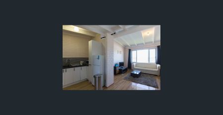 One bedroom UNFURNISHED unit in excellent location - Photo 4