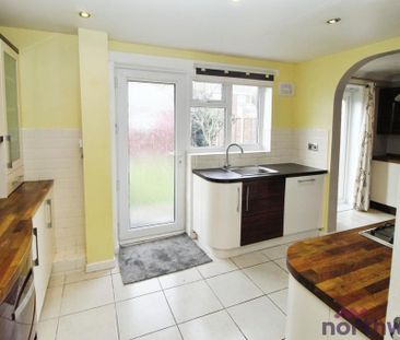 3 bedroom end of terrace house to rent - Photo 6