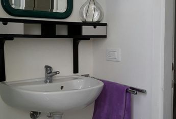 Студия возле метро Лоди Тибб