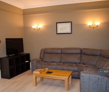 1 bedroom in a house share to rent - Photo 6