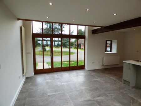 4 bedroom barn conversion to rent - Photo 2