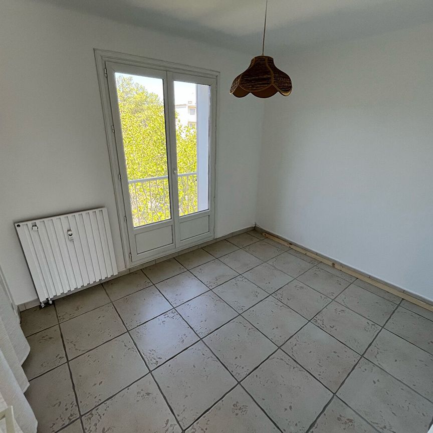 AIX SUD - T4 AVEC STATIONNEMENT PROCHE AUTOROUTES, - Photo 1