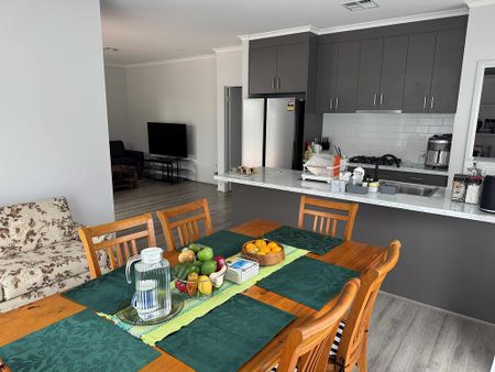 4-bedroom shared house / townhouse, Murray street - Photo 2