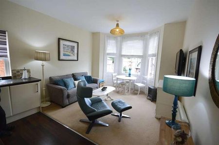 Grosvenor Road, (flat), YO11 - Photo 5