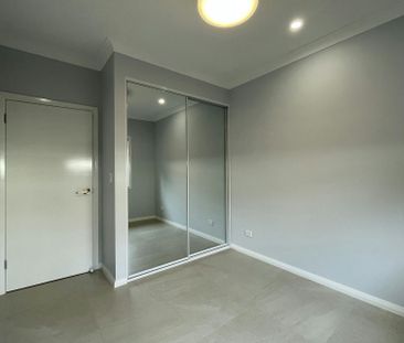 Ultra Modern 2 Bedroom Home - Photo 2