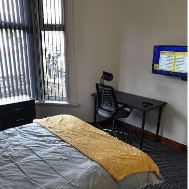 1 bedroom in a house share to rent - Photo 3