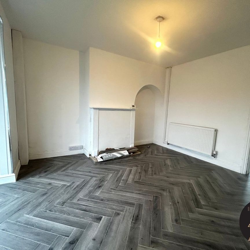 3 Bed Semi-Detached House, Auckland Road, B67 - Photo 1