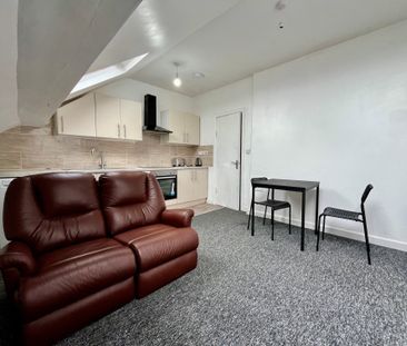 Dewsbury Road, Leeds - Photo 2