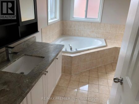 26 LUCERNE DRIVE - Photo 3