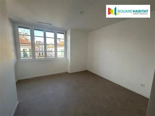 Location appartement 4 pièces - 100.62m² à Pau (64000) - Photo 1