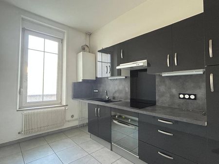 APPARTEMENT T3 RENOVE AVEC EXTERIEUR PARC SAINTE MARIE – THERMAL - Photo 4