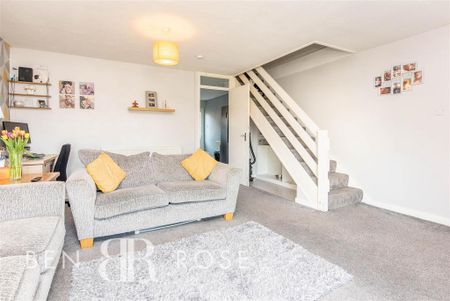 3 bedroom semi-detached house to rent - Photo 5