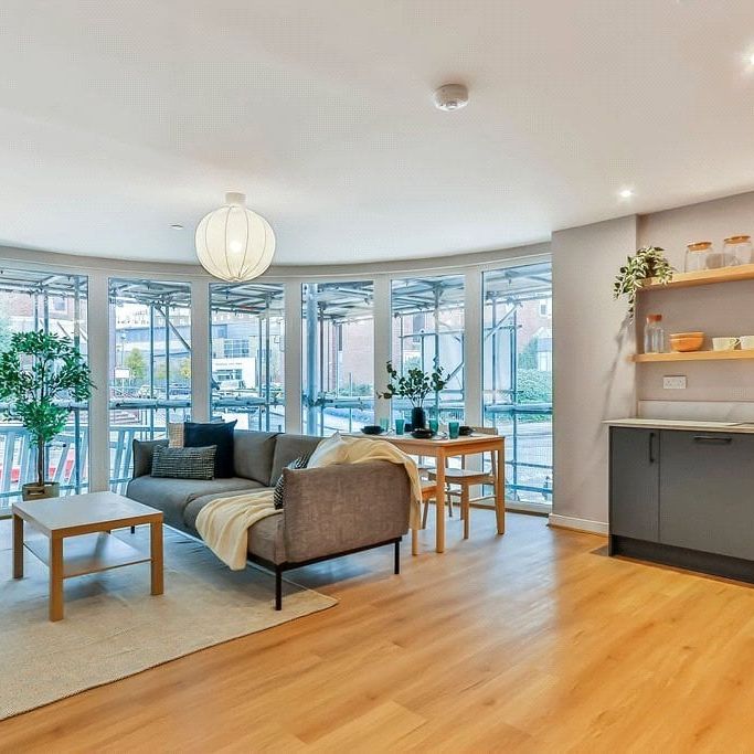 Madeira Road, Bournemouth, Dorset, BH1 - Photo 1