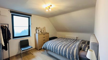 Prachtig en ruim duplexappartement met 3 slaapkamers, autostaanplaats en terras - Photo 3