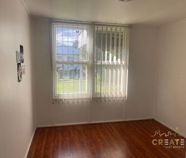 CHARMING 3-BEDROOM HOME - Photo 3