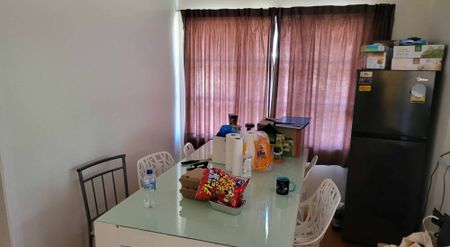 Henderson 3 bed, 1 bath - Photo 2