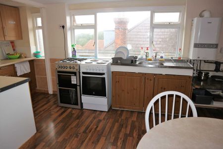 Ethelbert Road, Canterbury - Photo 4