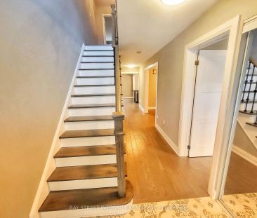 Detached Home For Lease | N9249654 - Photo 4