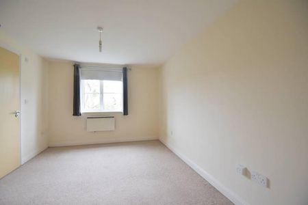 2 bedroom ground floor flat to rent - Photo 2