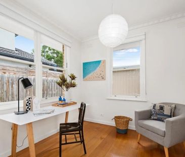 3 BEDROOMS PLUS A BUNGALOW | FAMILY WARMTH AND COMFORT! - Photo 1