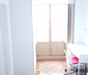 Room for rent in 5-bedroom apartment in Argüelles, Madrid - Photo 5