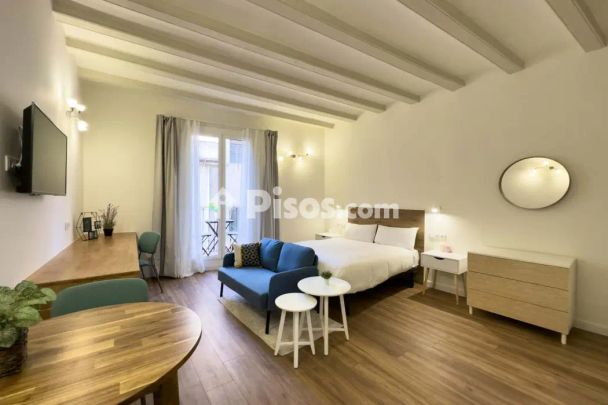 Piso en alquiler en Carrer de Sant Antoni Abat - Photo 1