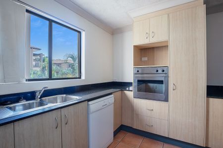 Bella Vista Resort. 2 Bedroom with extra large balcony. - Photo 5