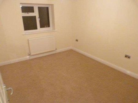 Oakdene Road, Uxbridge, UB10 - Photo 4