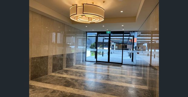 Near New 2 Bedrooms in Burwood Grand - Photo 1