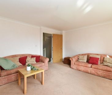 4 bedroom semi-detached house to rent - Photo 2