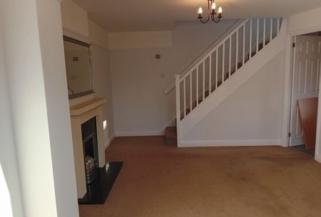 27 Woodhill Avenue, Gainsborough, DN21 1FB - Photo 2