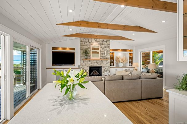 Water Front Comox House 2bed 2 bath Utilities included – Fully furnished - Photo 1