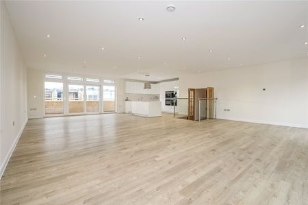 Almansa Way, Lymington, SO41 flat - penthouse to rent - Photo 2