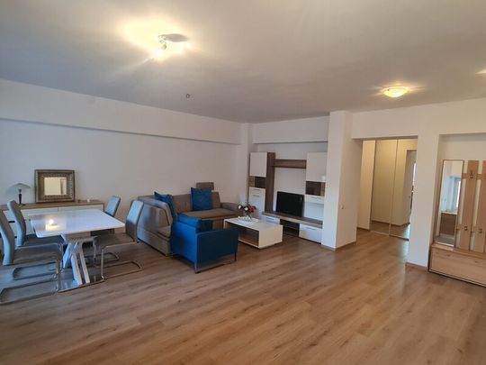 Nordului, Cartier Francez, 3 camere. - Fotografie 1