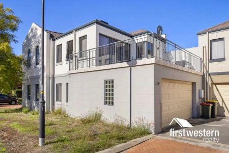 “Spacious 3x2 Family Home in Joondalup” - Photo 4
