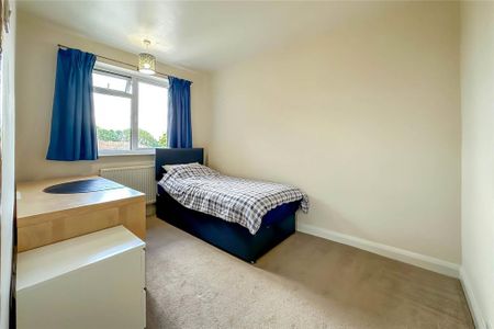 3 bedroom end of terrace house to rent - Photo 2