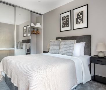 Boulevard Apartments, Ufford St - Photo 6