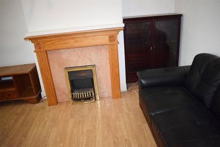 4 bedroom semi-detached house to rent - Photo 2