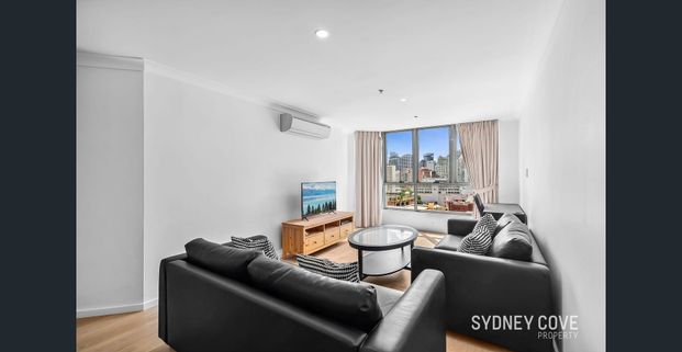 FULLY RENOVATED APARTMENT IN A FANTASTIC LOCATION | Furnished - Photo 1