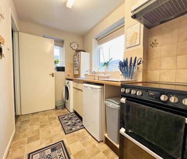 2 bedroom end of terrace house to rent - Photo 6