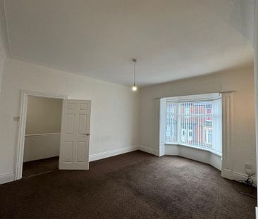 3 bedroom flat to rent - Photo 5
